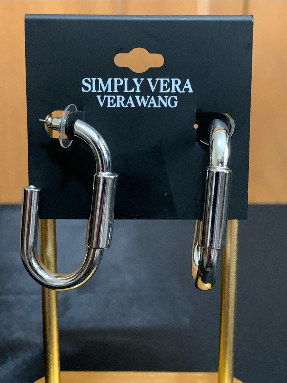 NWT Simply Vera Vera Wang silver tone earrings